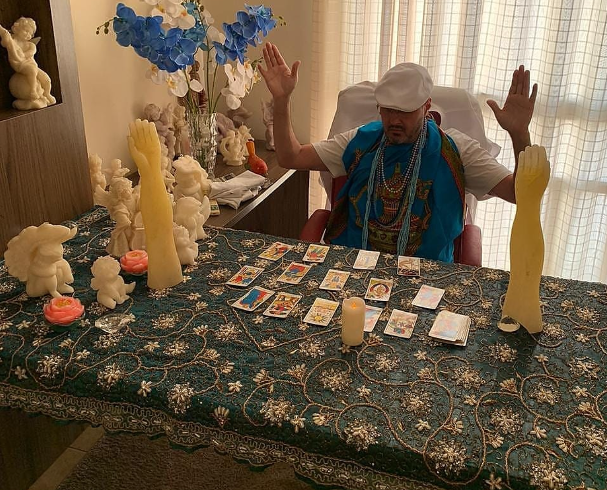 Mestre Carlos em consulta de tarot